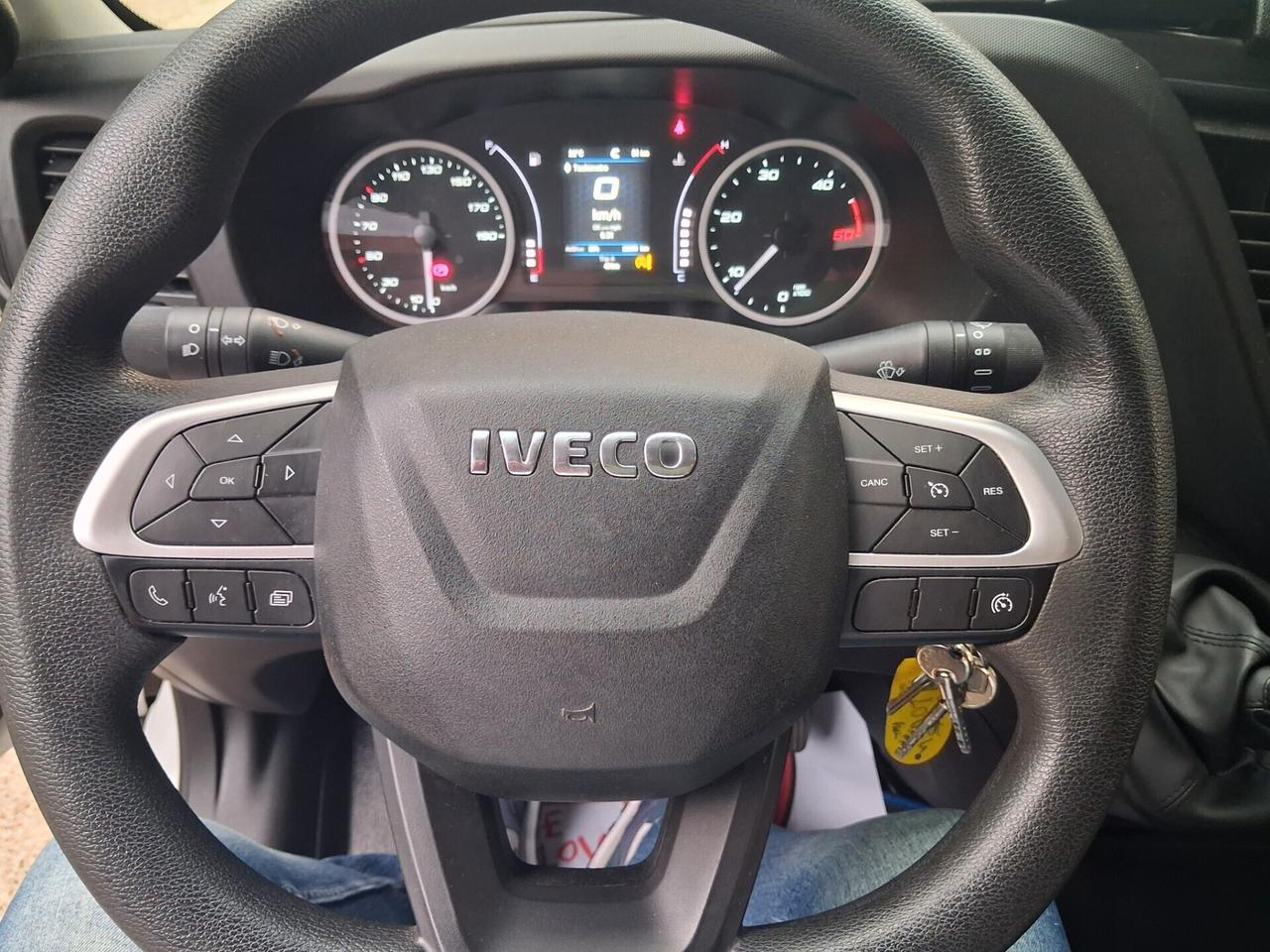 Iveco Daily 35S14 2.3 HPT PL Cabinato