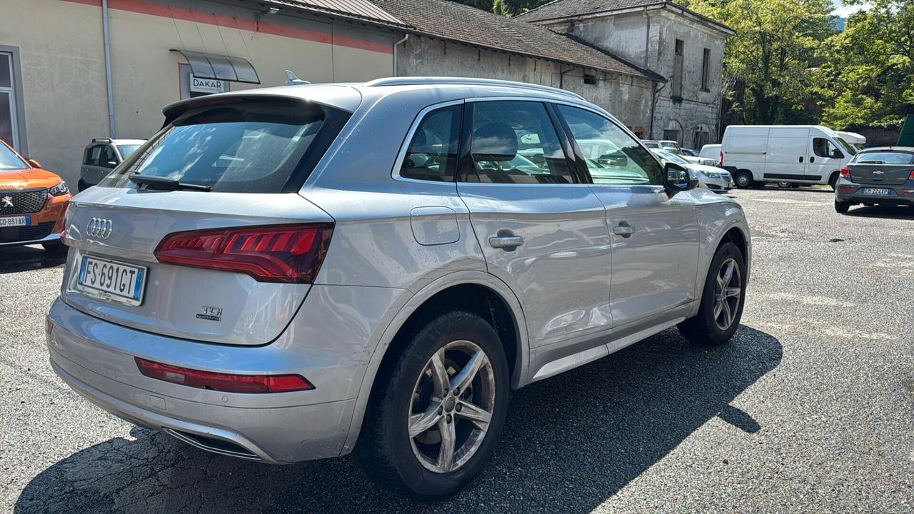 Audi Q5 2.0 TDI 150 CV Business