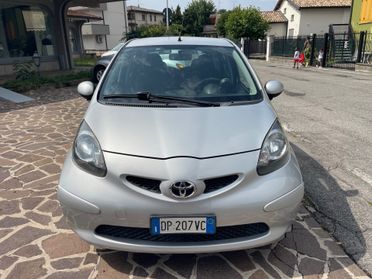 Toyota Aygo 1.4 turbodiesel 5 porte Sol