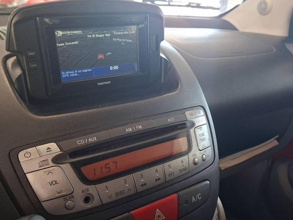 Toyota Aygo 5 Porte 1.0 VVT-i Sol Connect Red Edition
