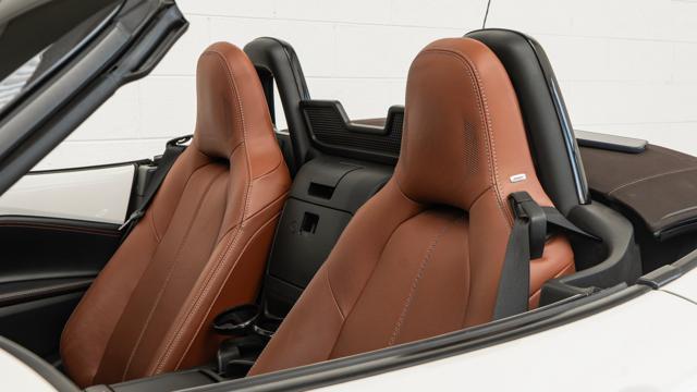 MAZDA MX-5 2.0L Skyactiv-G Kazari