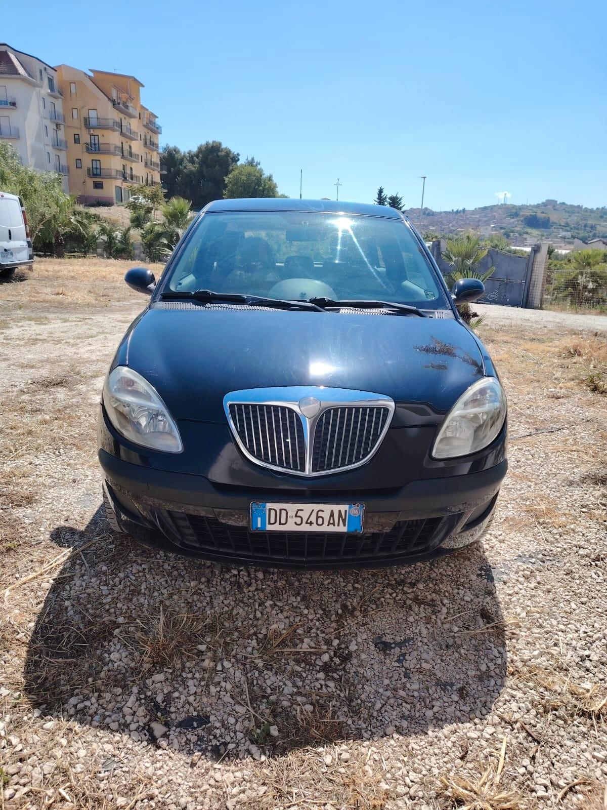 Lancia Ypsilon 1.3 MJT 75 CV Argento