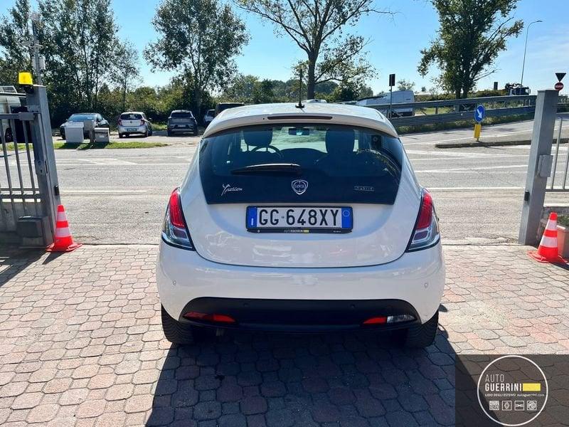 Lancia Ypsilon Ypsilon 1.0 FireFly 5 porte S&S Hybrid Ecochic Silver