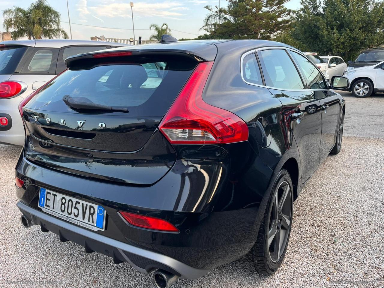 VOLVO V40 D2 1.6 R-design Momentum