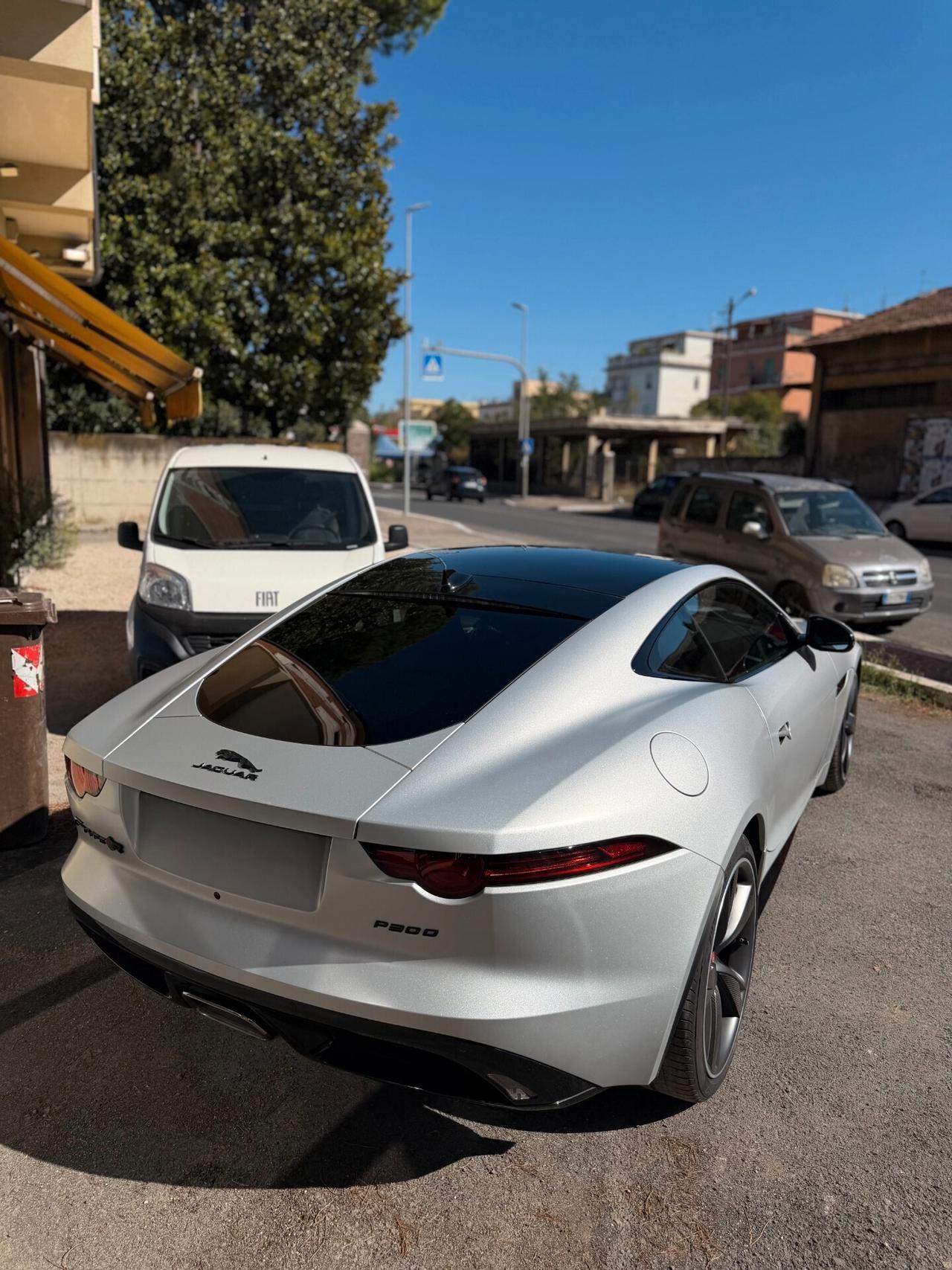 Jaguar F-Type 2.0 P300 300CV R-Dynamic - Grigio Satinato SVO