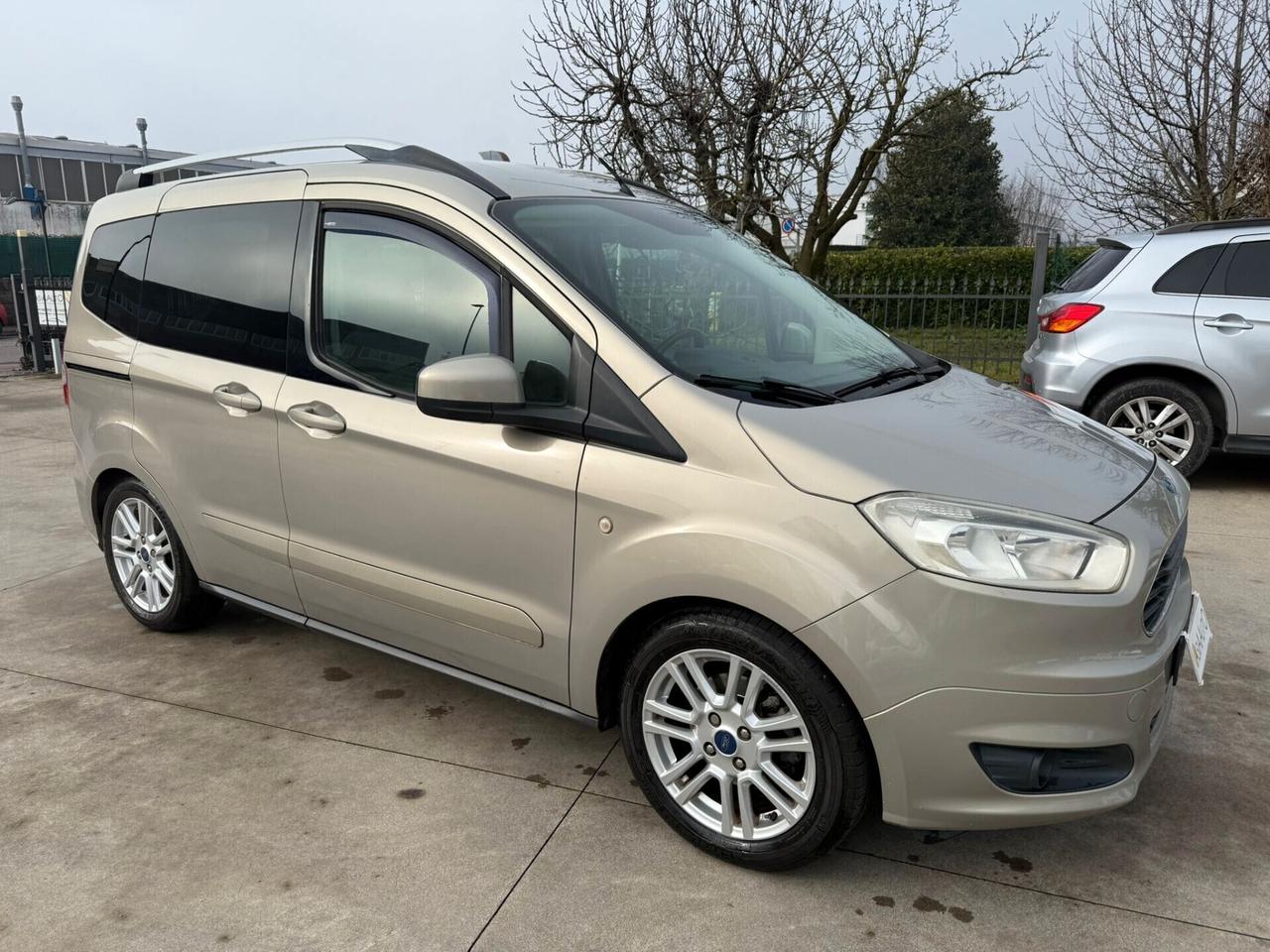 Ford Tourneo Courier 1.0 EcoBoost 100 CV Titanium