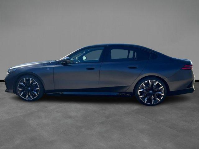 BMW i5 M60