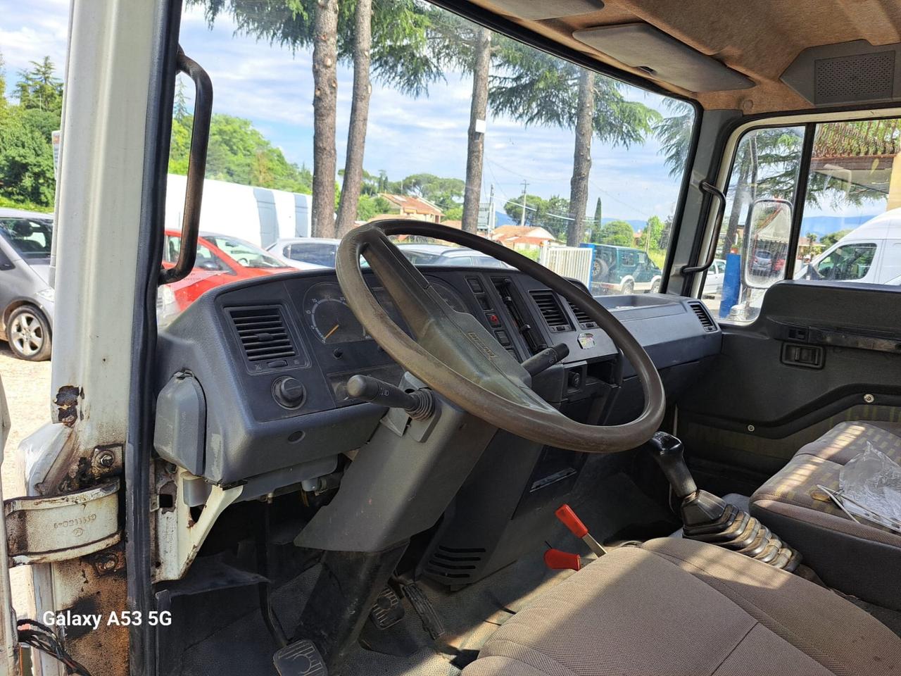 Nissan L-35 ribaltabile trilaterale patente b