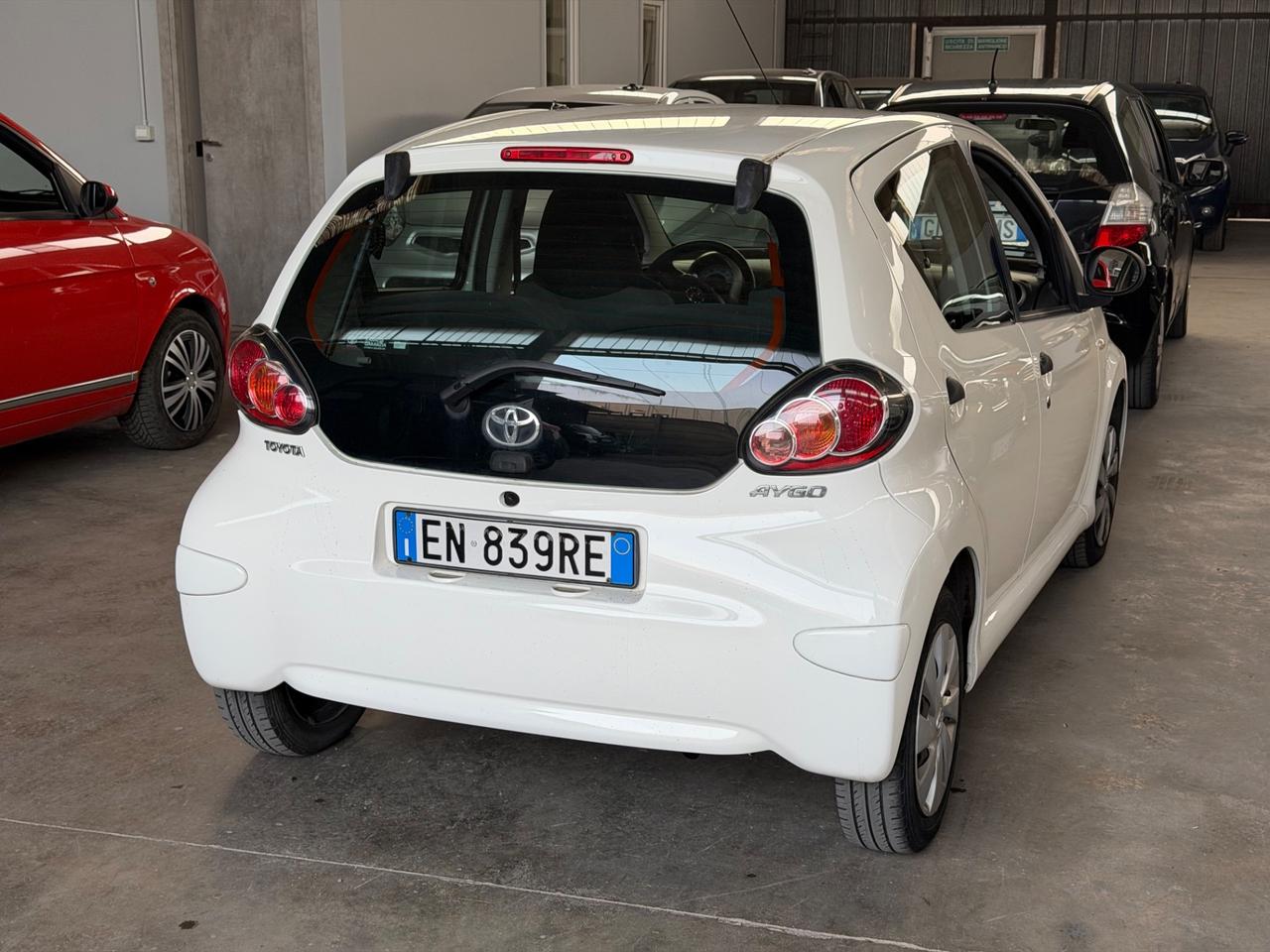 Toyota Aygo 1.0 12V VVT-i 5 porte Lounge Connect
