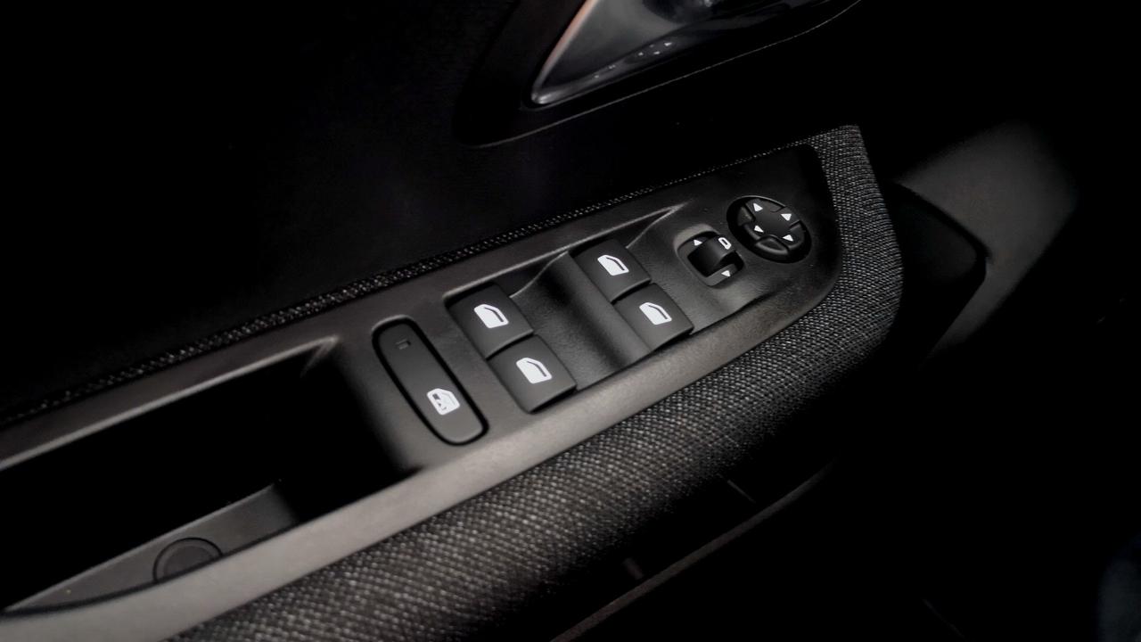 PEUGEOT 208 5P - STYLE Hybrid 100 E-DCS6