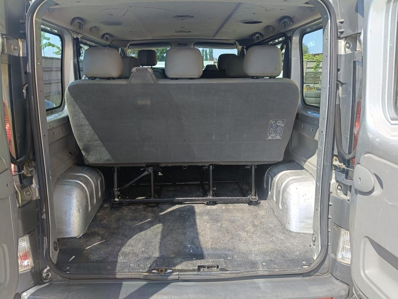 Renault TRAFIC 9 posti
