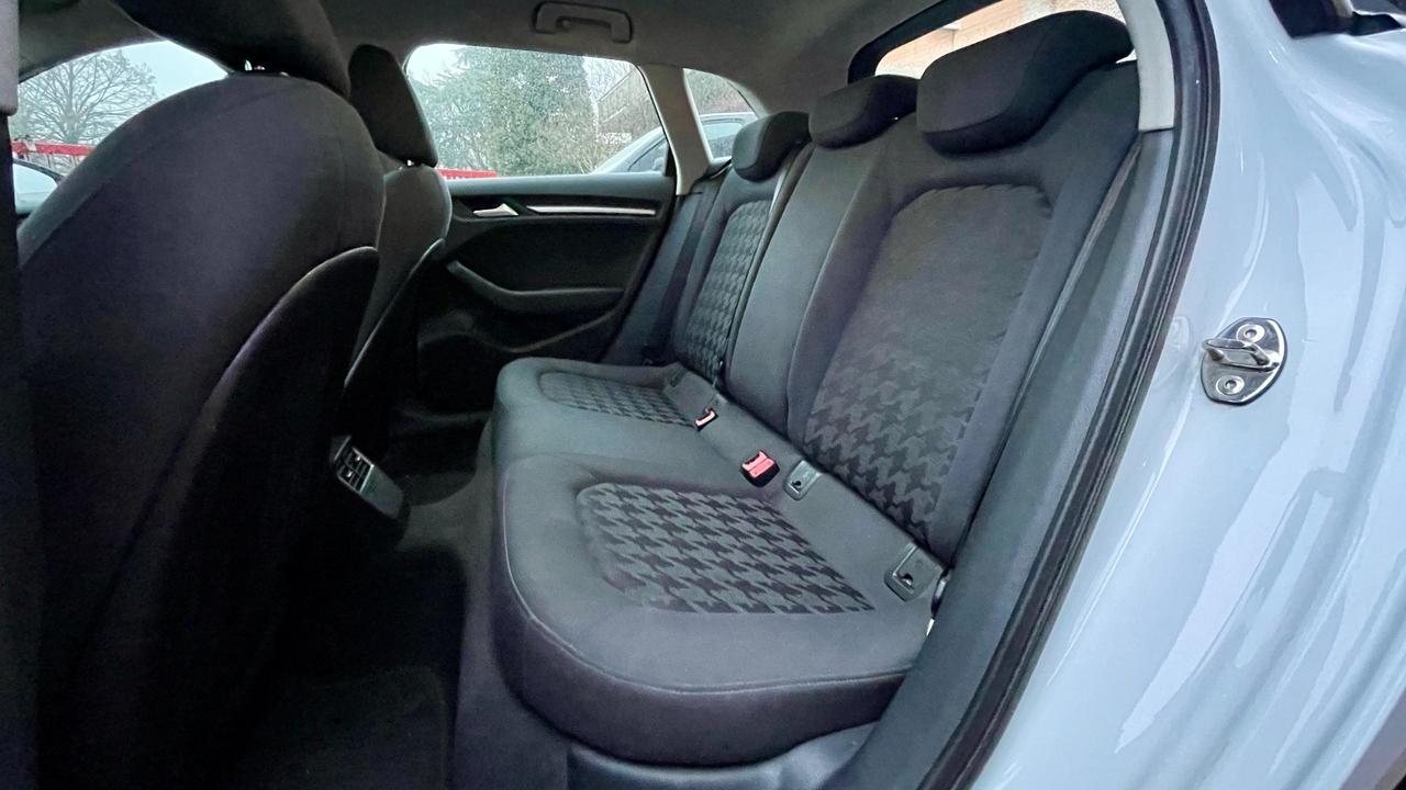 AUDI A3 SPB 1.6 ULTRA ATTRACTION TDI 110CV - FULL LED, NEOPATENTATI