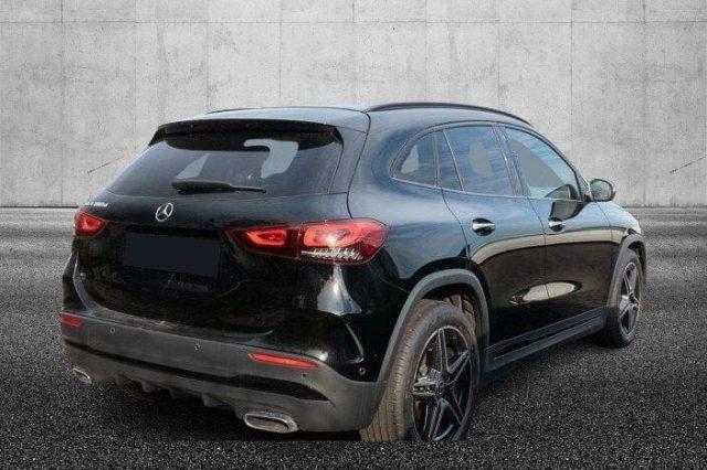 MERCEDES-BENZ GLA 180 d Automatic Premium