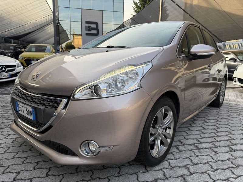Peugeot 208 208 5p 1.2 vti 12v Allure NESSUN VINCOLO !!! DISTRIBUZIONE NUOVA !!!