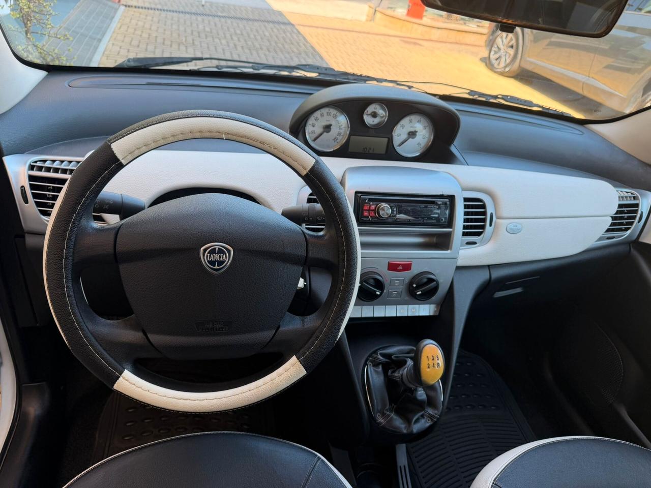 Lancia Ypsilon 1.2 69 CV Platinum