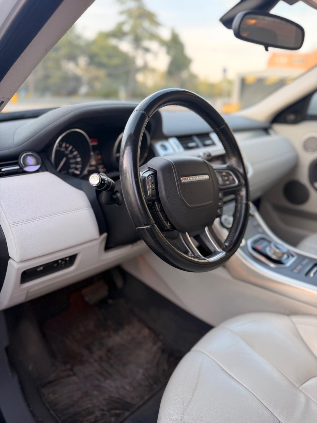 Land Rover Range Evoque 2.2 TD4 5p. Dynamic