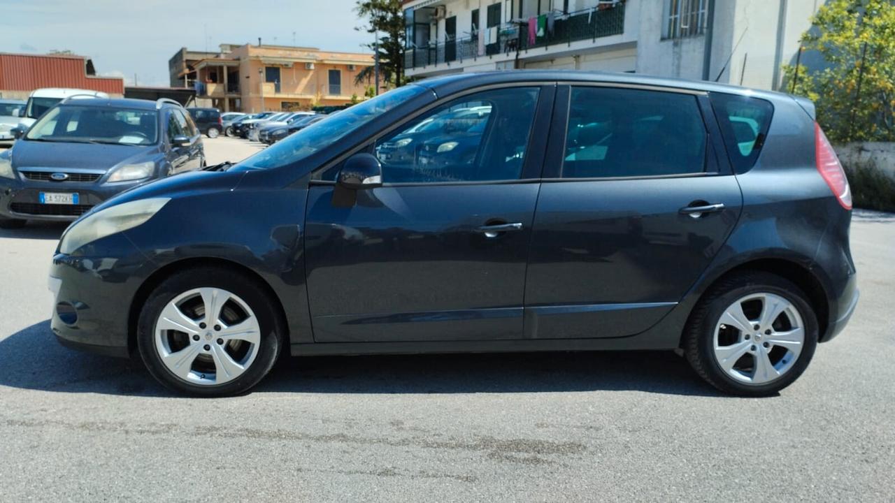 Renault Scenic Scénic X-Mod 1.5 dCi 110CV Luxe