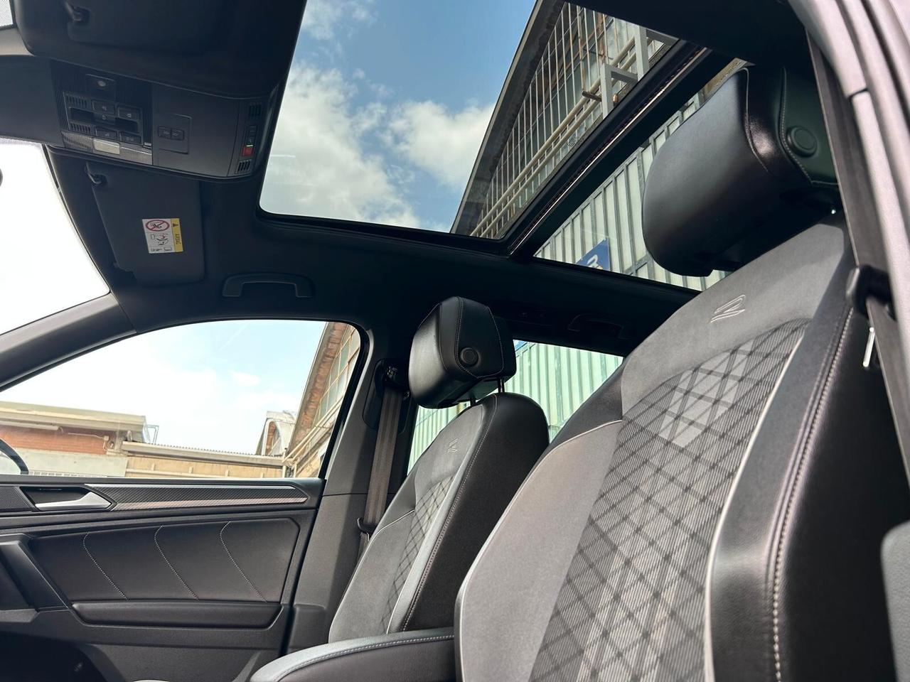 Volkswagen Tiguan 2.0 TDI DSG 4MOTION R-LINE TETTO PANORAMICO ED APRIBILE