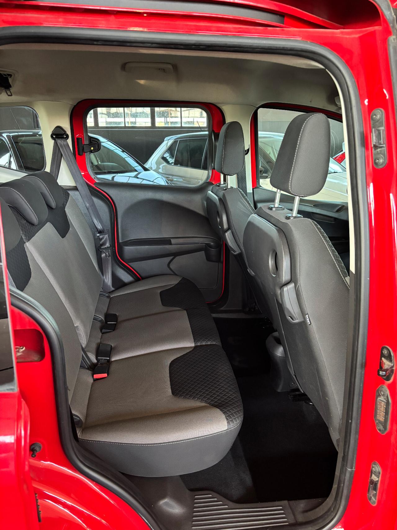Ford Tourneo Courier 1.0 BENZINA 74KW 100CV Titanium