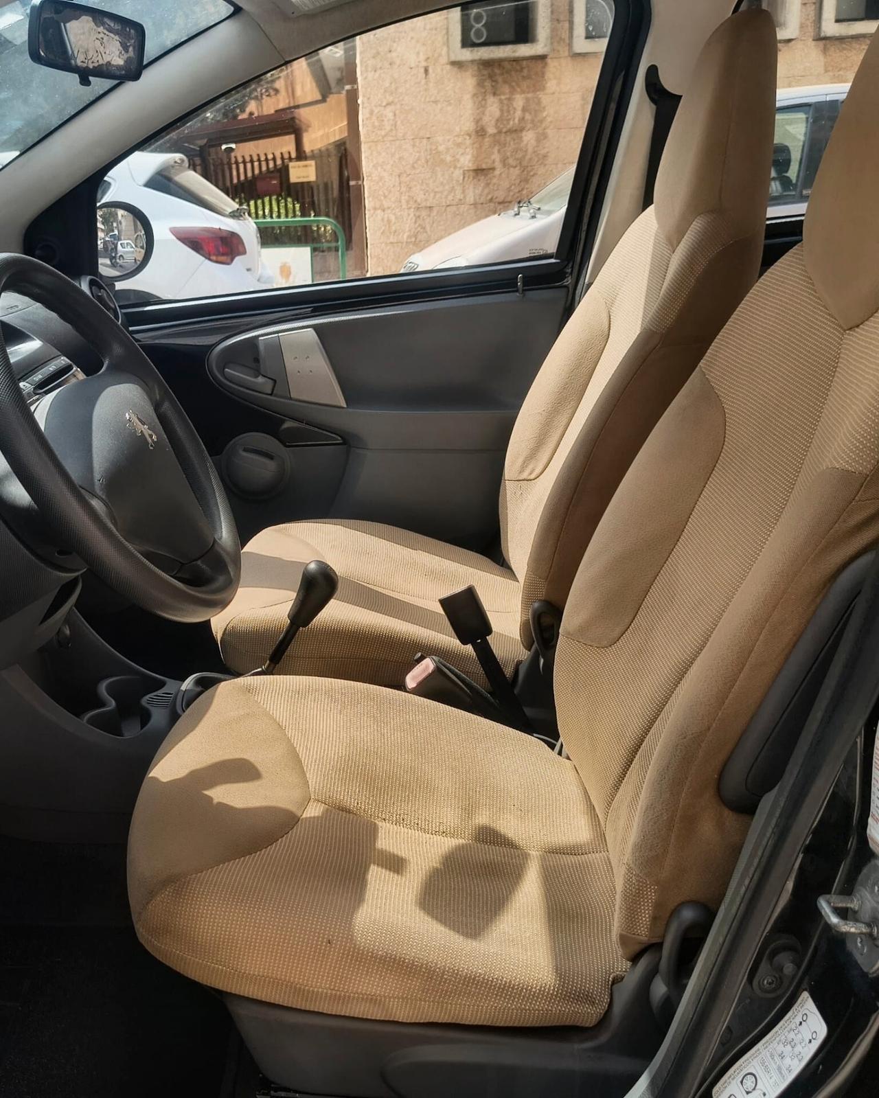 Peugeot 107 1.0 68CV 3p. Plaisir
