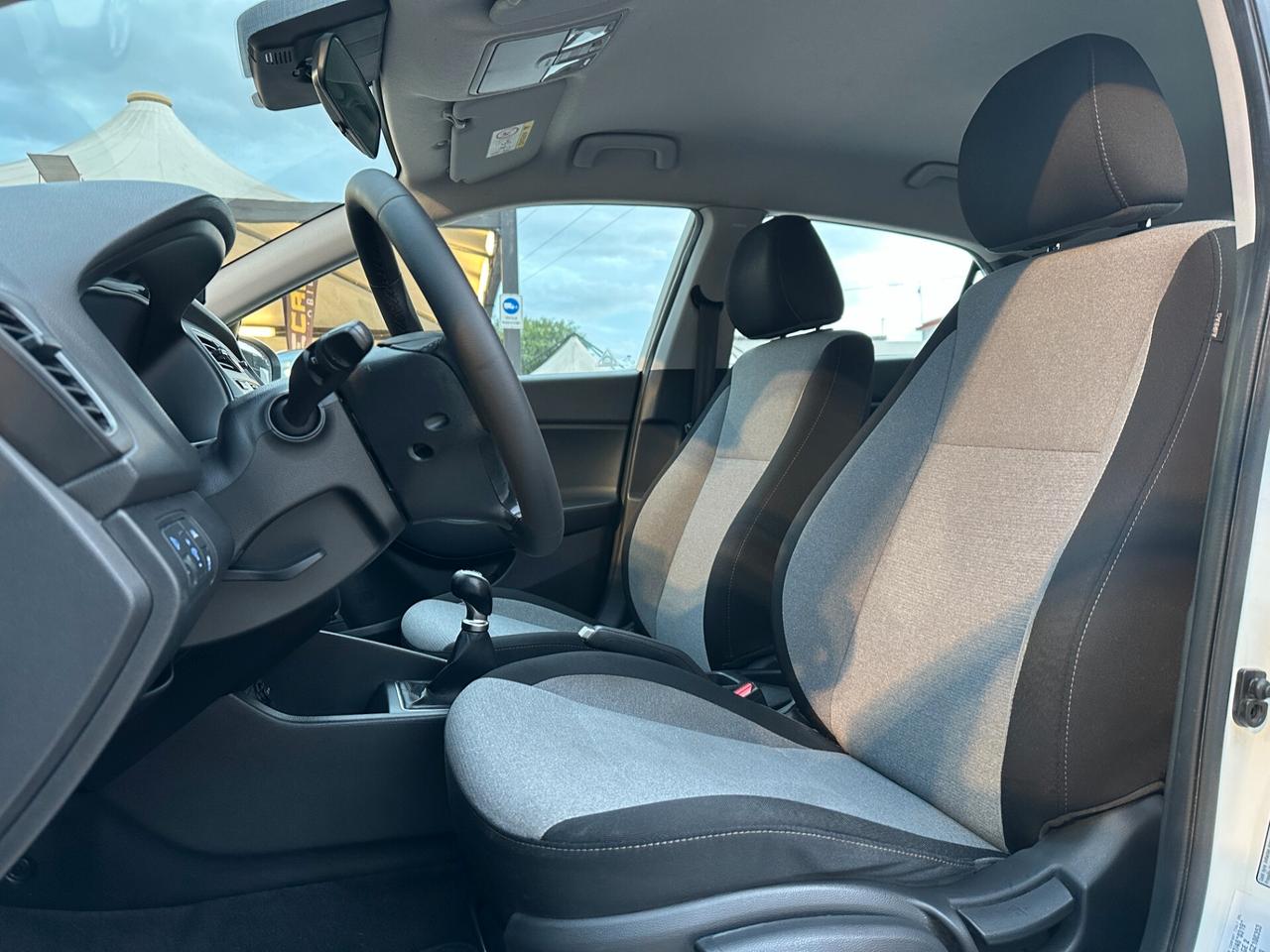 HYUNDAI i20 1.2 84 CV 5 porte Econext Login