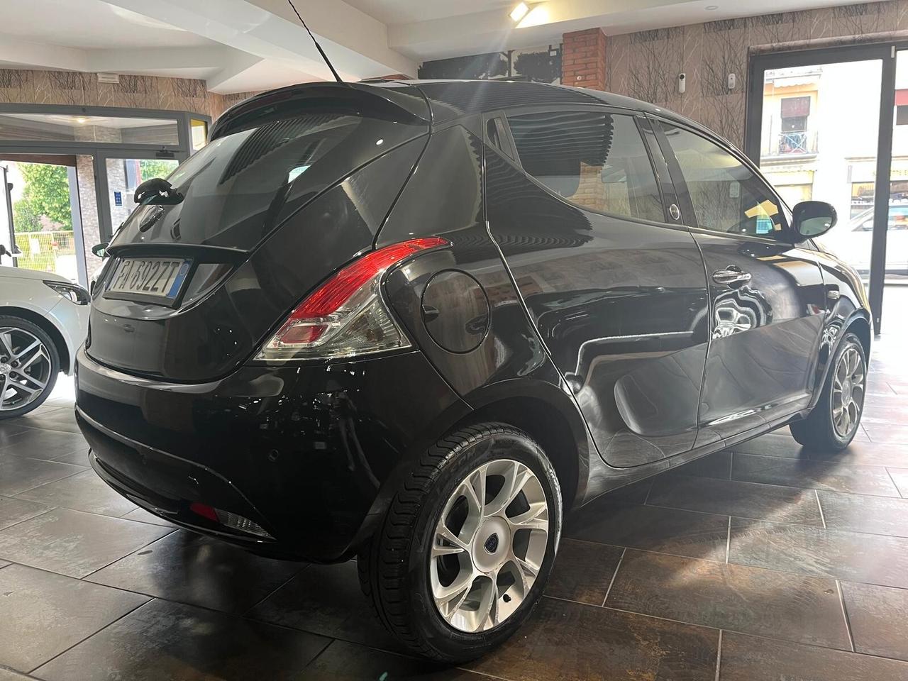 Lancia Ypsilon 1.2 69 CV 5 porte GPL Ecochic Gold