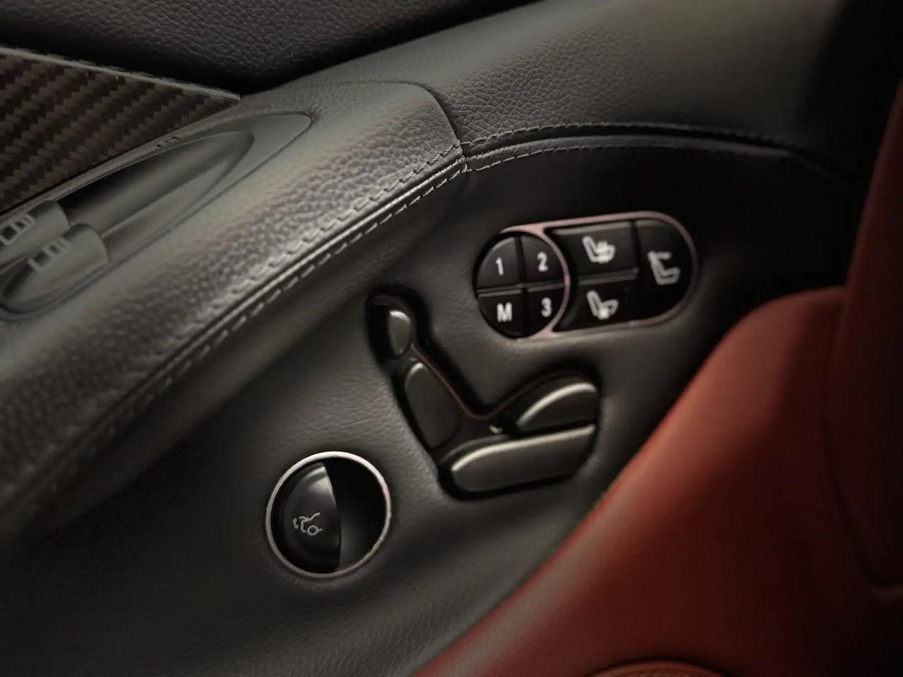 Mercedes-Benz SL 63 AMG SL 63 AMG Ultimo 6300 v8 Performance GARANZIATOTAL