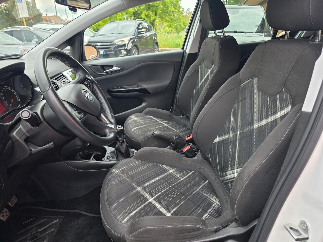 Opel Corsa 1.2 Coupé b-Color