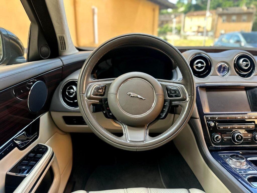 JAGUARXJ3.0DV6PremiumLuxury