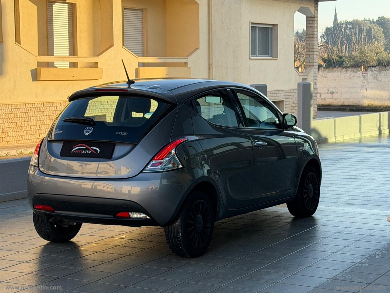 LANCIA Ypsilon 1.0 FireFly 5pS&S Hyb. Eco Silv.
