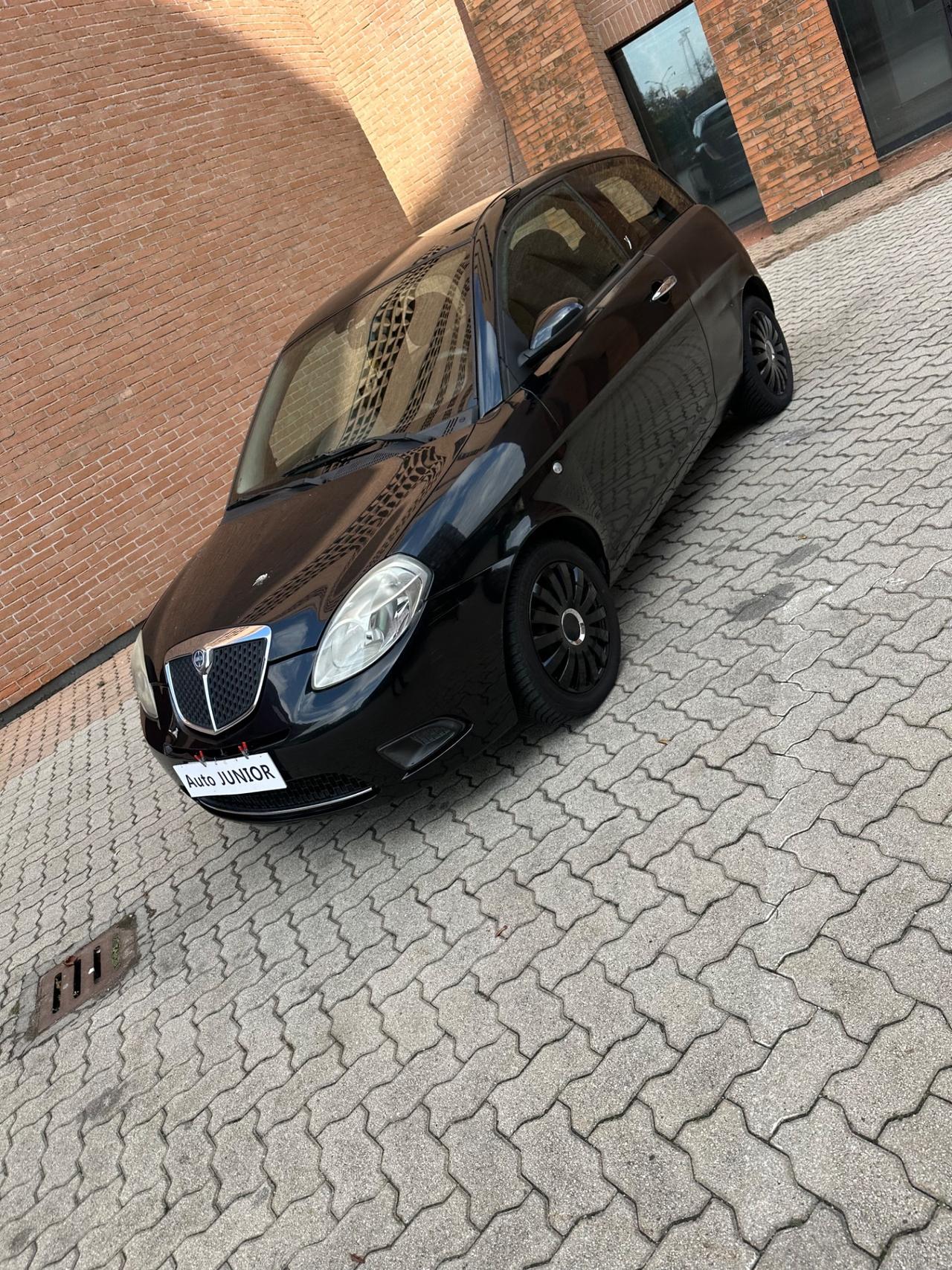 Lancia Ypsilon 1.2 Platino