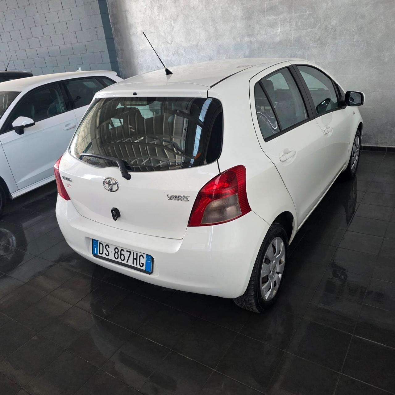 Toyota YARIS 1.0 BENZINA