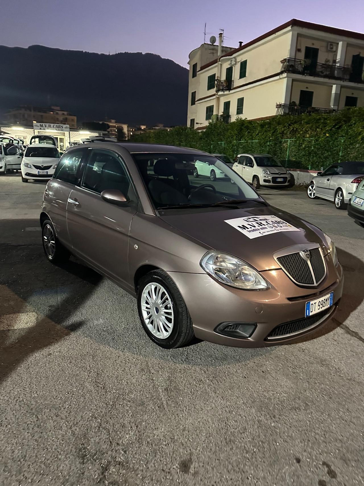 Lancia Ypsilon 1.2 Oro