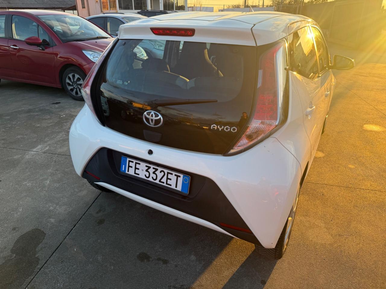 Toyota Aygo 1.0 VVT-i 69 CV 5 porte x-play