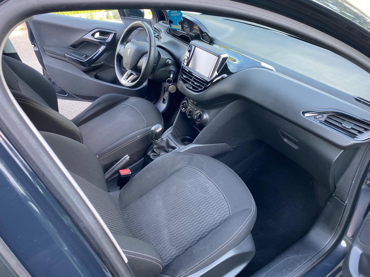 Peugeot 208 PureTech 82 5 porte Allure
