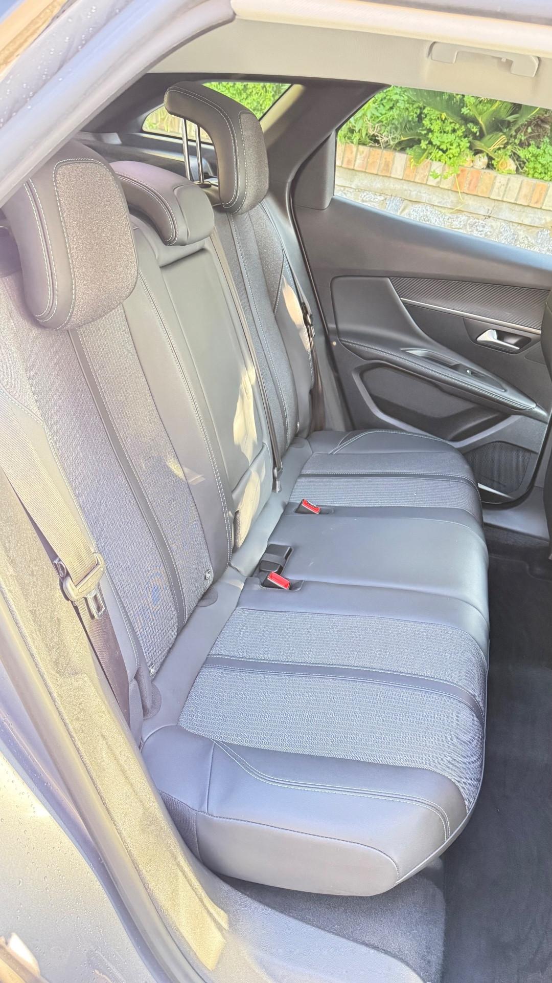 Peugeot 3008 BlueHDi 130 S&S EAT8 Allure Pack