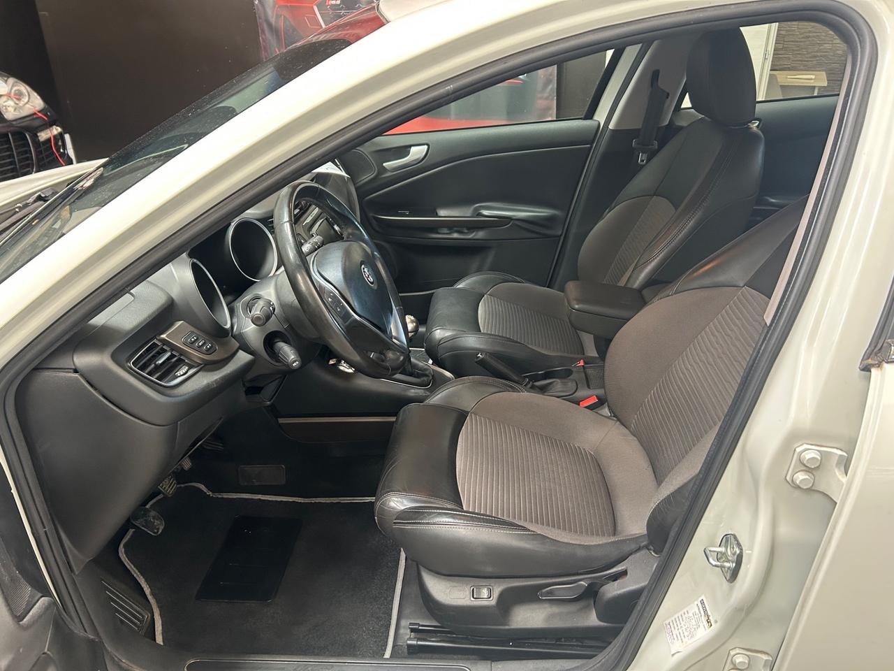 Alfa Romeo Giulietta 1.6 JTDm-2 105 CV Distinctive
