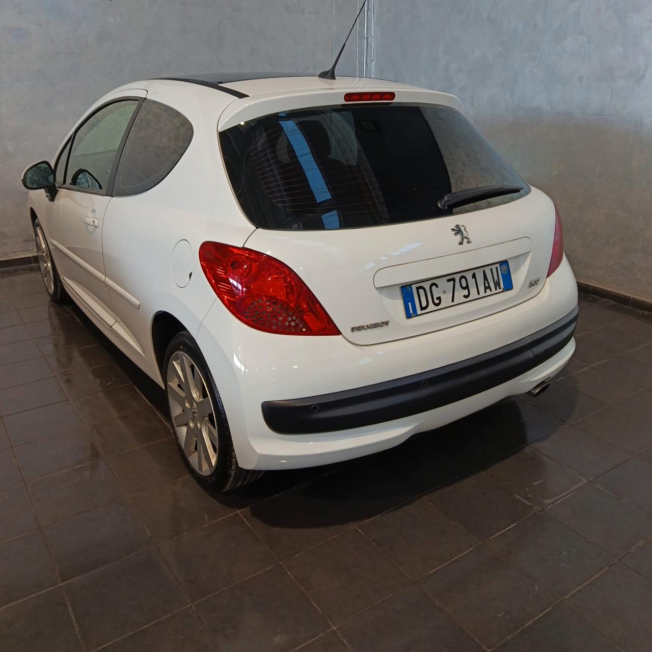 Peugeot 207 1.6 BENZINA