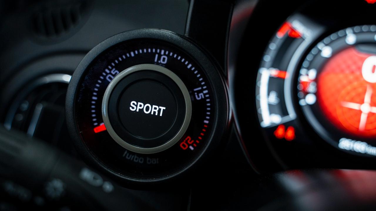 Abarth 695 1.4 TJET 180CV COMPETIZIONE CARBONIO BREMBO SABELT FULL OPTIONAL