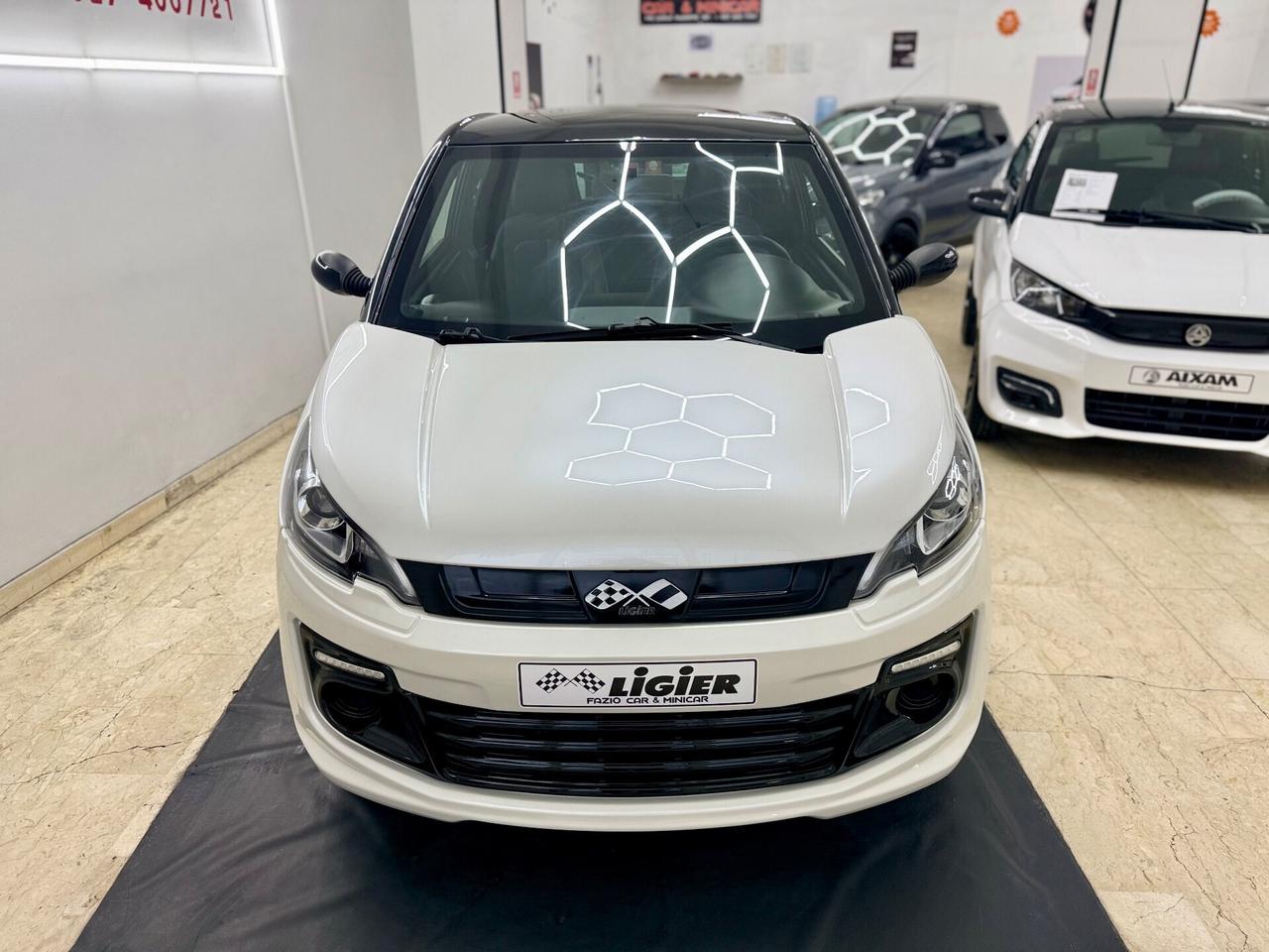 Ligier JS 50 Black & White