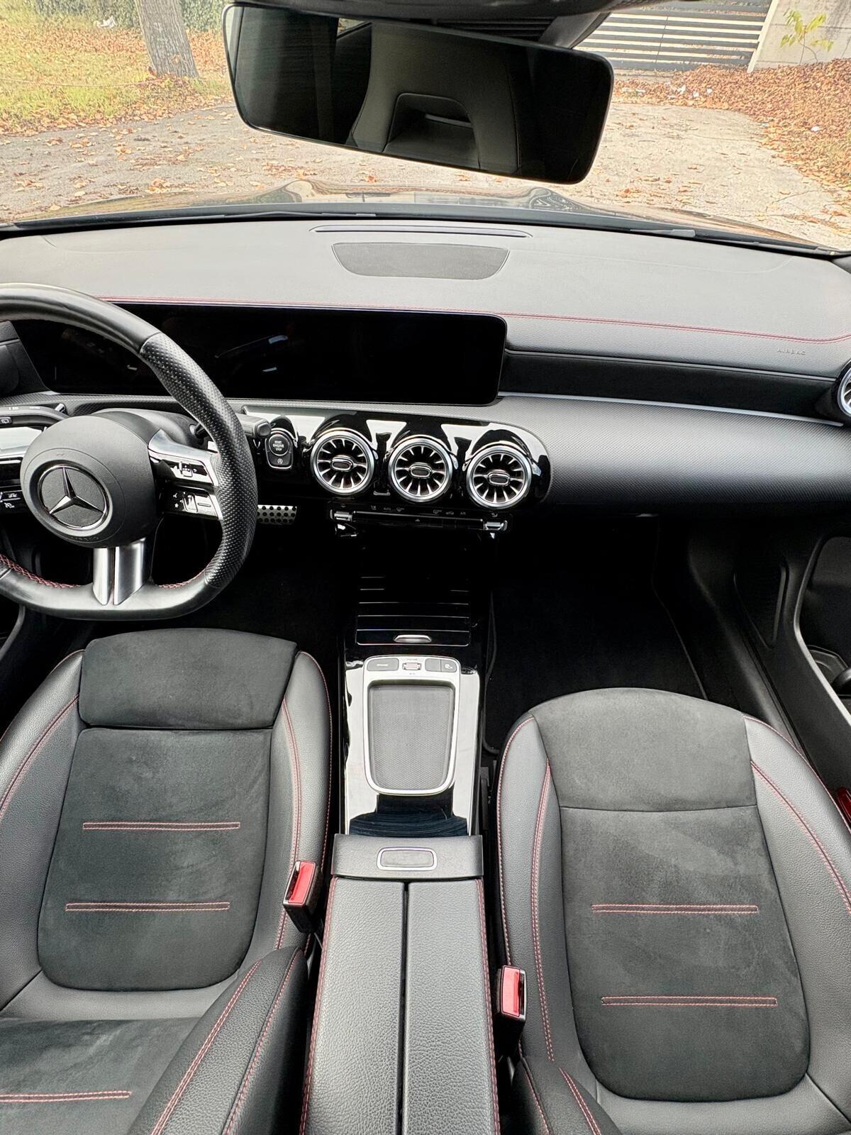 Mercedes-benz CLA 180 Automatic Shooting Brake AMG Line Premium