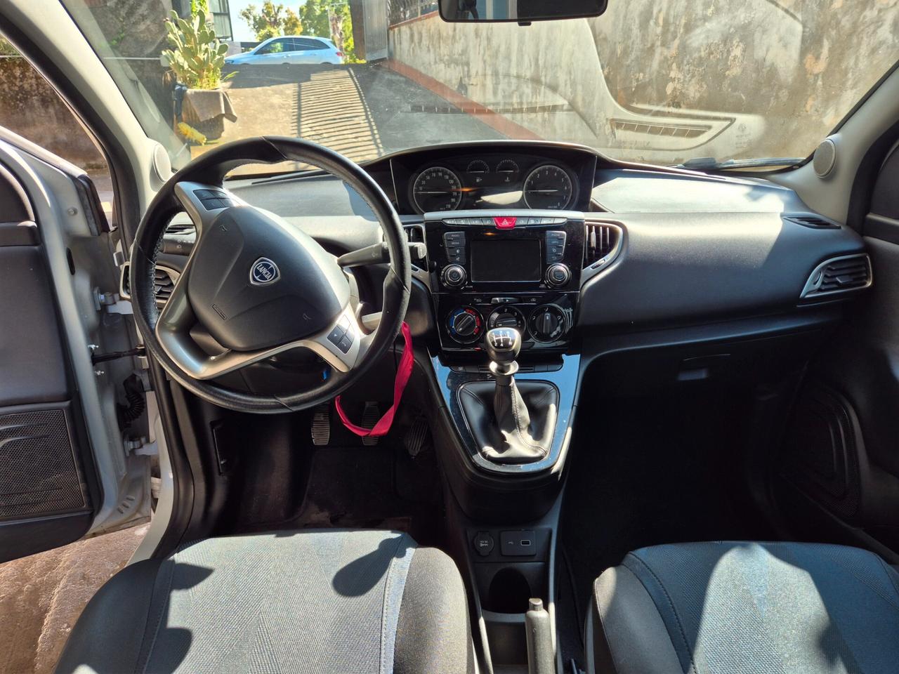 Lancia Ypsilon 1.2 69 CV 5 porte S&S Platinum