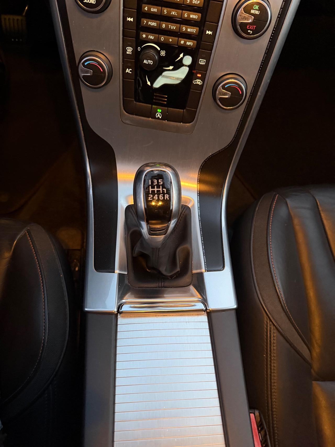 Volvo XC60 2.0 D3 150CV OCEAN RACE EURO6