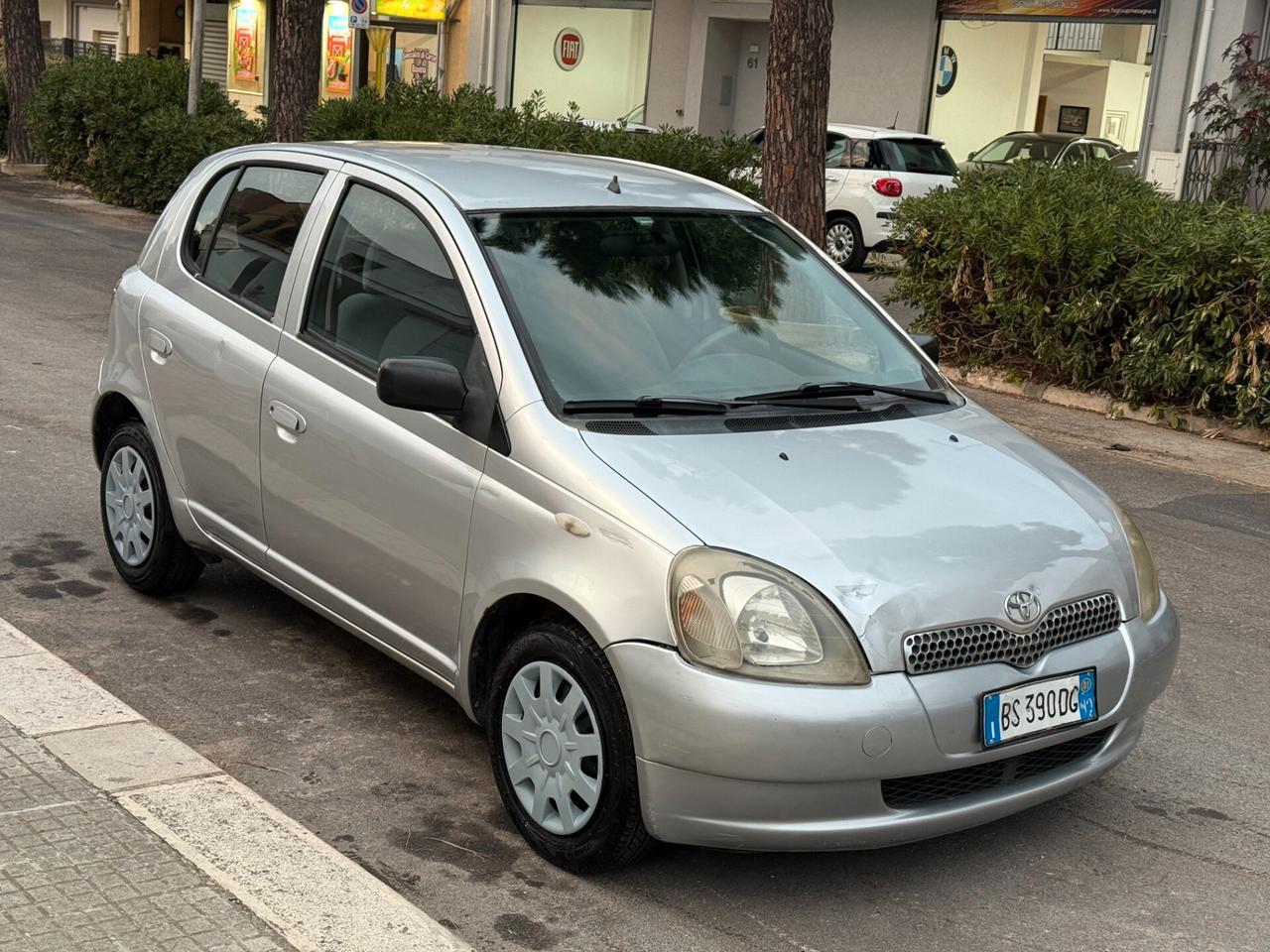 Toyota Yaris 1.0 cat 5 porte Sol - 2001