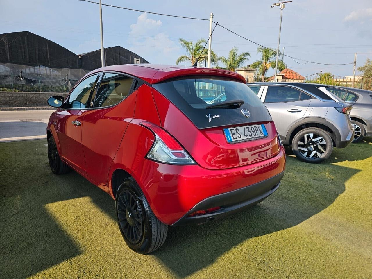 Lancia Ypsilon 0.9 TwinAir 85 CV 5 porte Metano Ecochic Gold