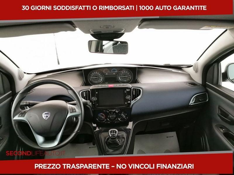 Lancia Ypsilon 1.0 firefly hybrid Silver s&s 70cv 5p.ti