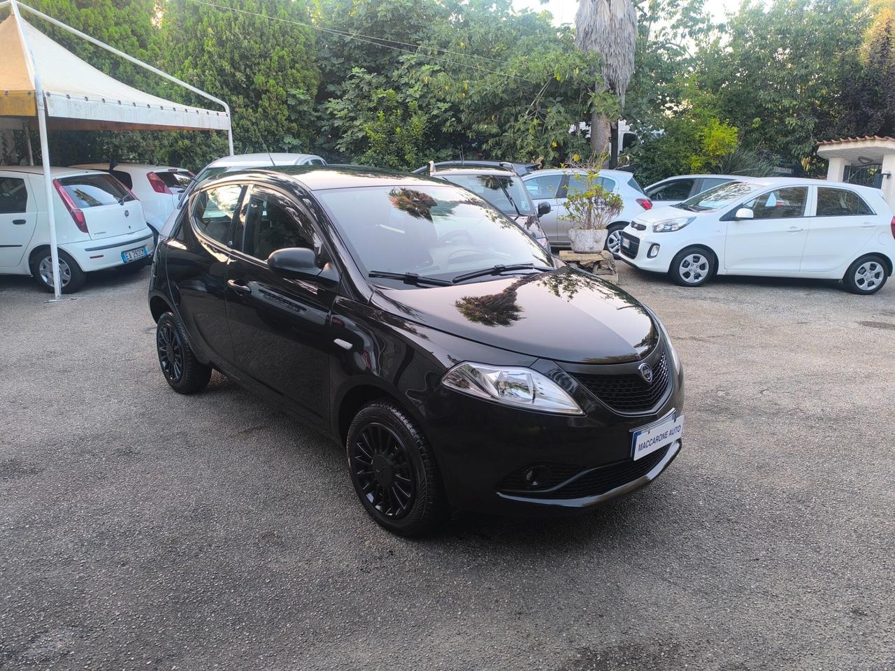 Lancia Ypsilon 0.9 TwinAir 85 CV 5 porte Metano Ecochic Gold