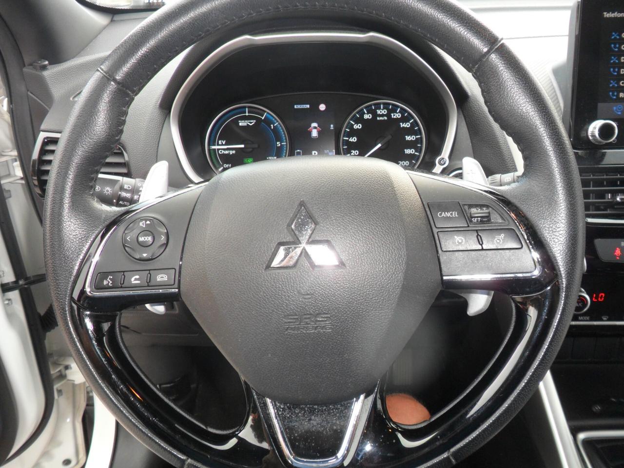 Mitsubishi Eclipse Cross 2.4 MIVEC 4WD PHEV Instyle SDA Pack 0