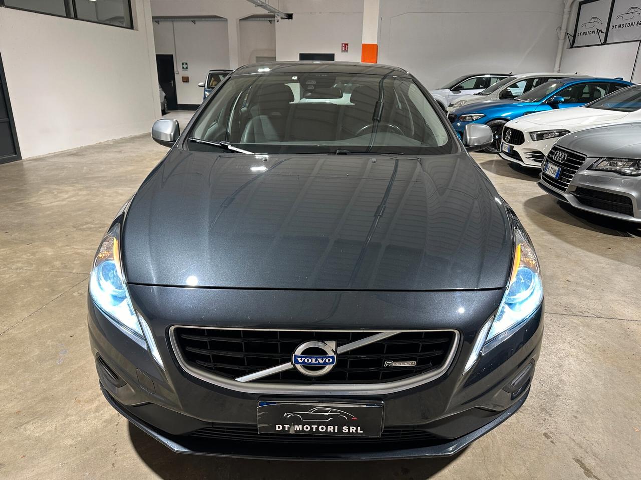 Volvo V60 2.0 d4 R-design - UNICOPROP. - SERVICE VOLVO