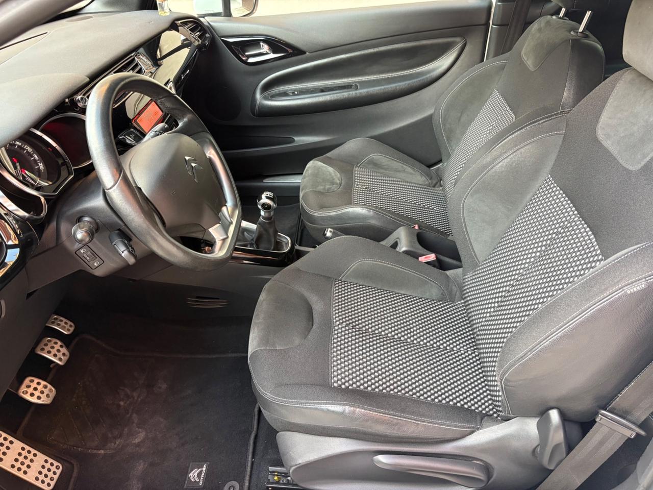Ds DS3 3 1.6 HDi 90 Just Black